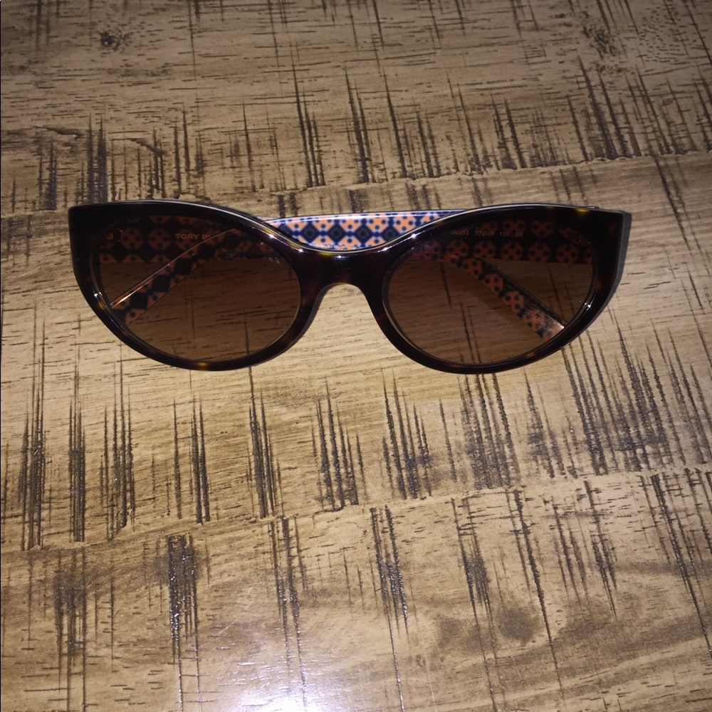 Authentic Tory Burch Sunglasses -Includes Baggie! - image 2